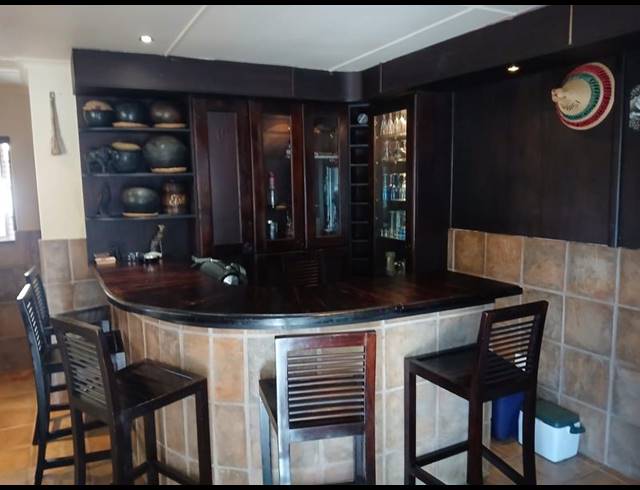 3 BEDROOM HOUSE FOR SALE IN FOREST HILLS
